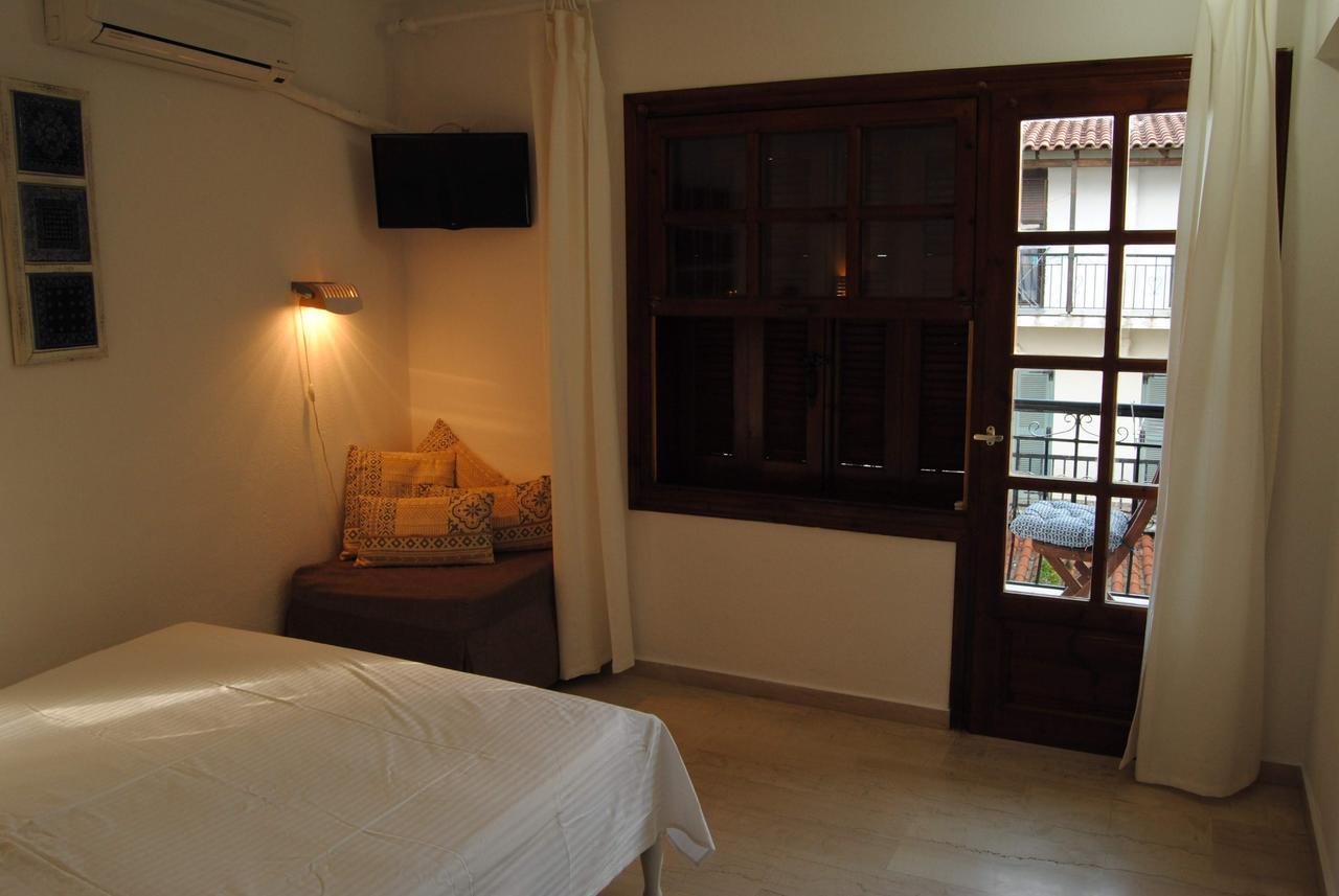 Konukevi Fotinos House İskados